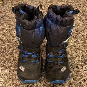 EUC Stride Rite Star Wars snow boots 8 wide